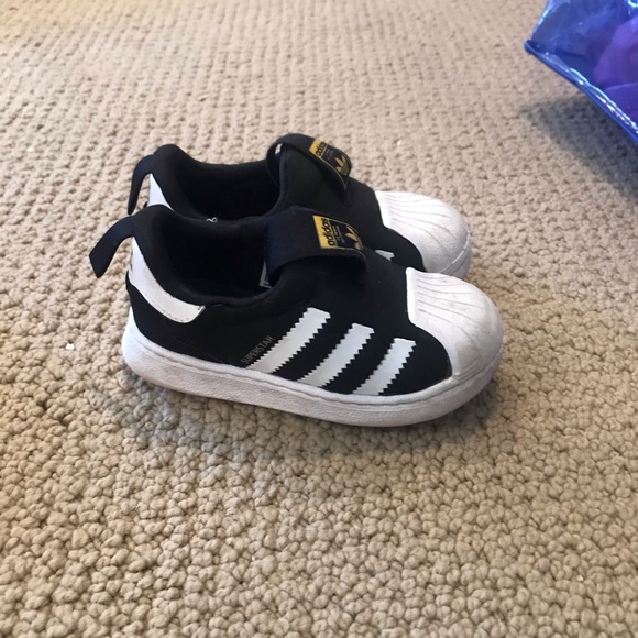 Boys adidas sneakers - Picture 3 of 4